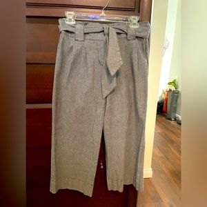 Grey Crop/Capri Pants